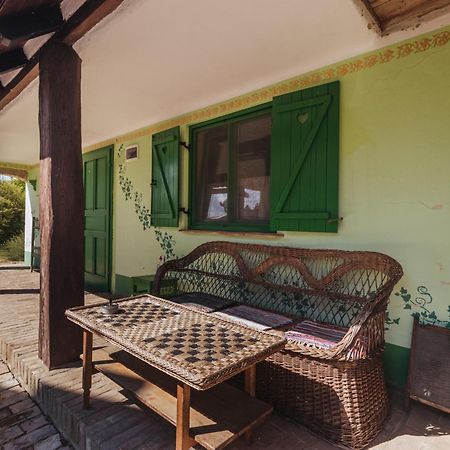 Sobe Kod Baje - Baranjska Kuca Bed and Breakfast Karanac Exteriör bild