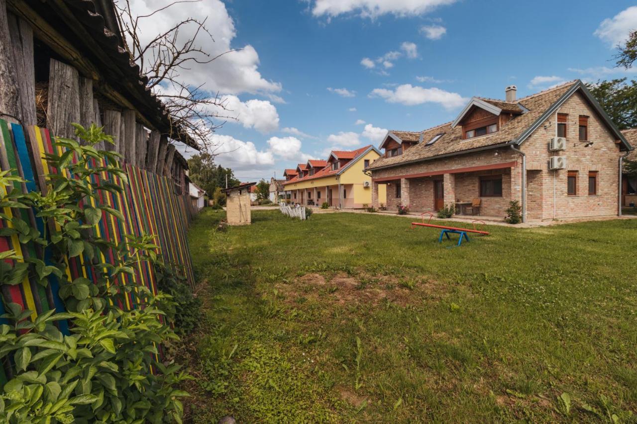 Sobe Kod Baje - Baranjska Kuca Bed and Breakfast Karanac Exteriör bild