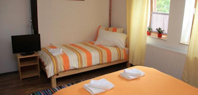 Sobe Kod Baje - Baranjska Kuca Bed and Breakfast Karanac Exteriör bild