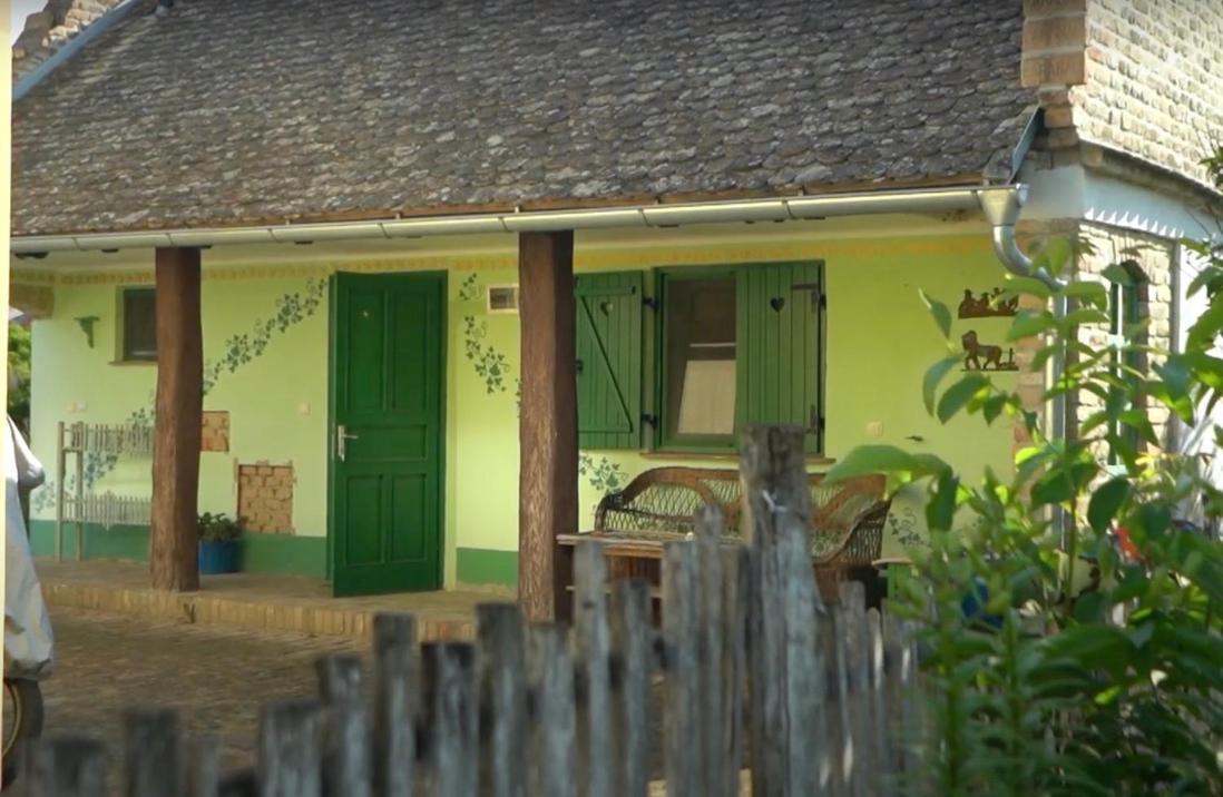 Sobe Kod Baje - Baranjska Kuca Bed and Breakfast Karanac Exteriör bild